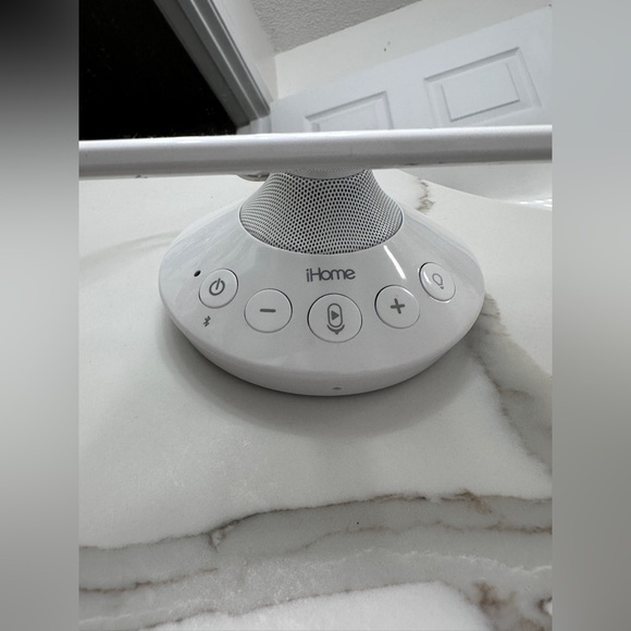 iHome White Lighted Makeup Mirror with Bluetooth - Picture 7 of 7